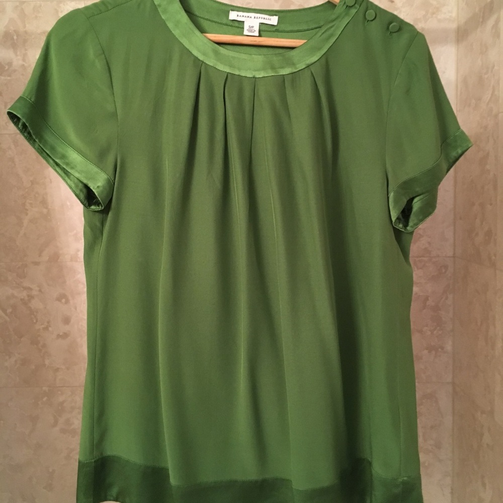 EUC Beautiful 100% Silk Top
